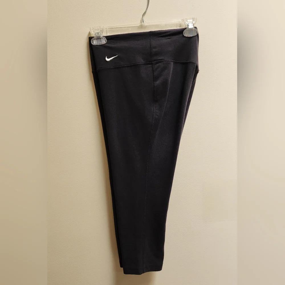 Nike DriFit Black Leggings Cropped Size L